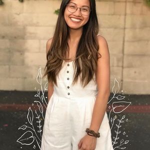 🚫 SOLD 🚫 | White tie-back romper